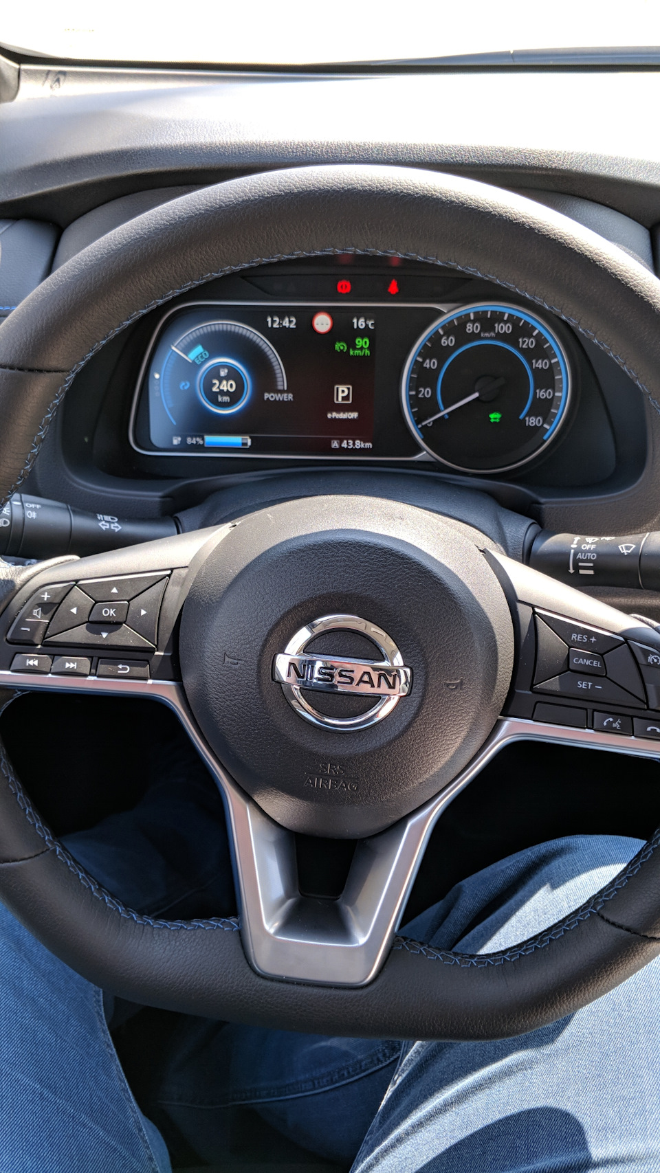 Nissan Leaf 40 kw перший в Україні 4