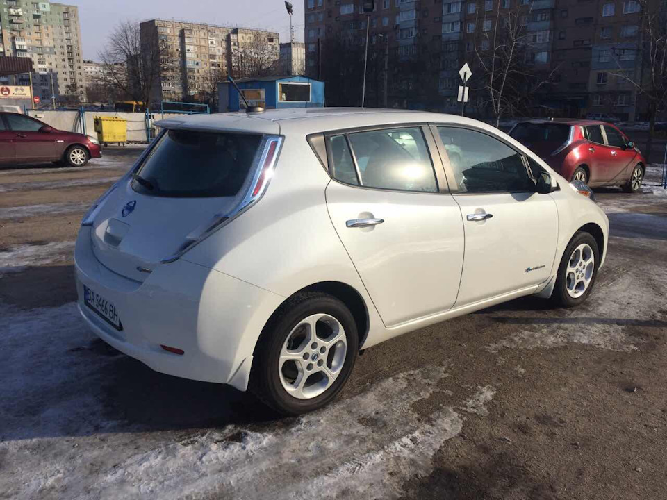 Багато електрокарів на продаж (Leaf + Focus EV). Ціни бомба. Торгуємося до останніх трусів 2