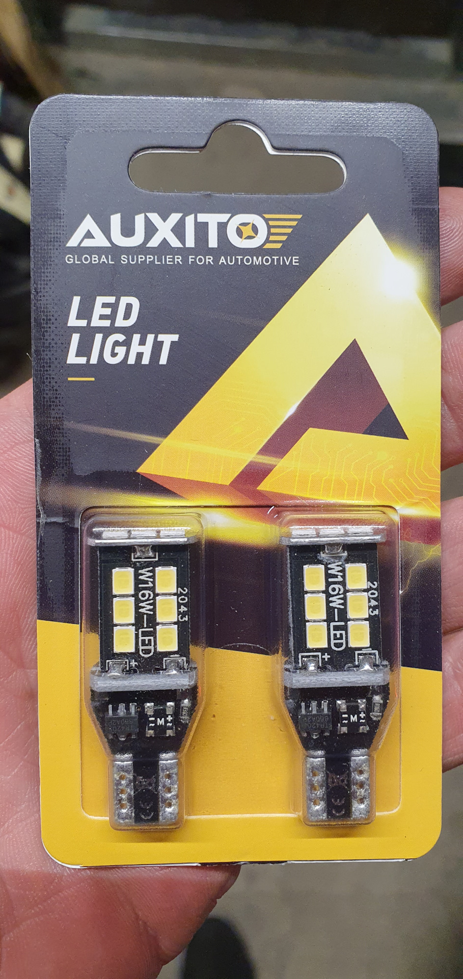 Запили мені LED в задній хід 4