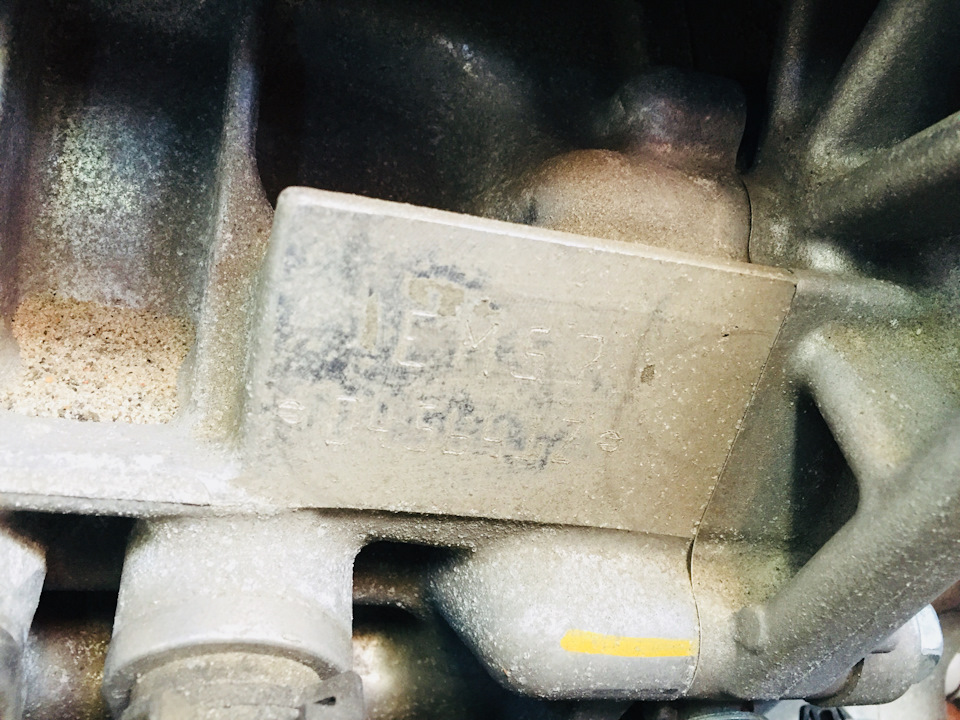 Leaf 1gen vs 2gen - порівняння підкапотного простору. 5