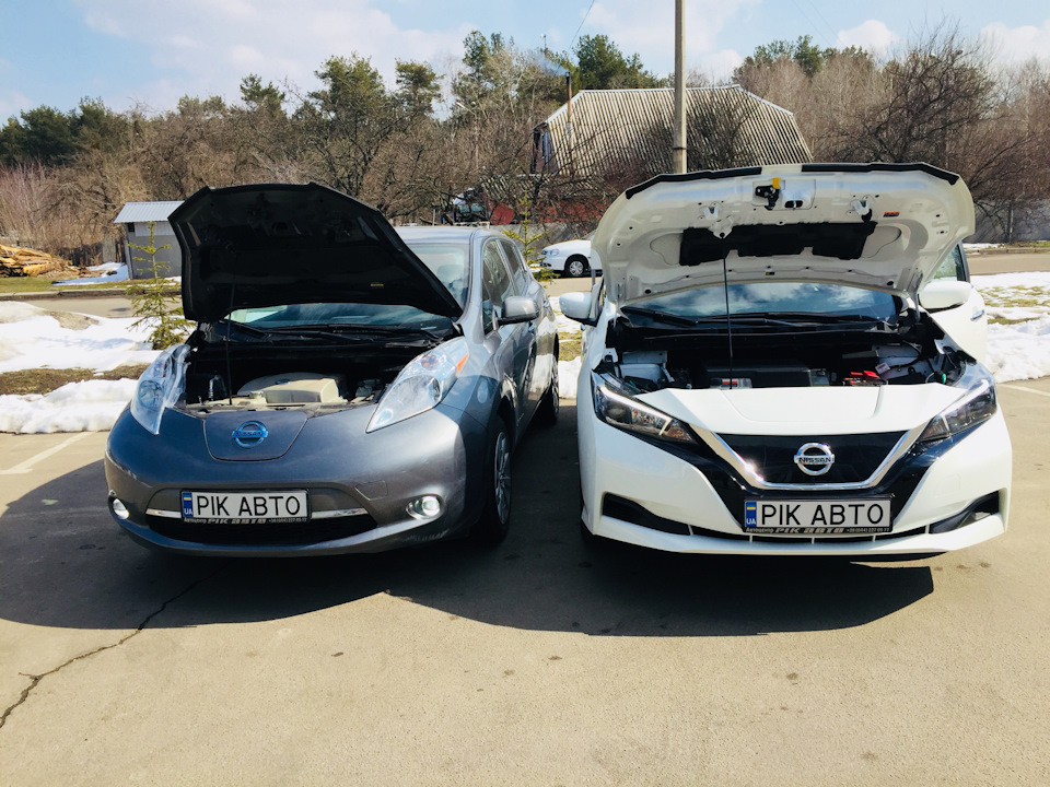 Leaf 1gen vs 2gen - порівняння підкапотного простору. 1