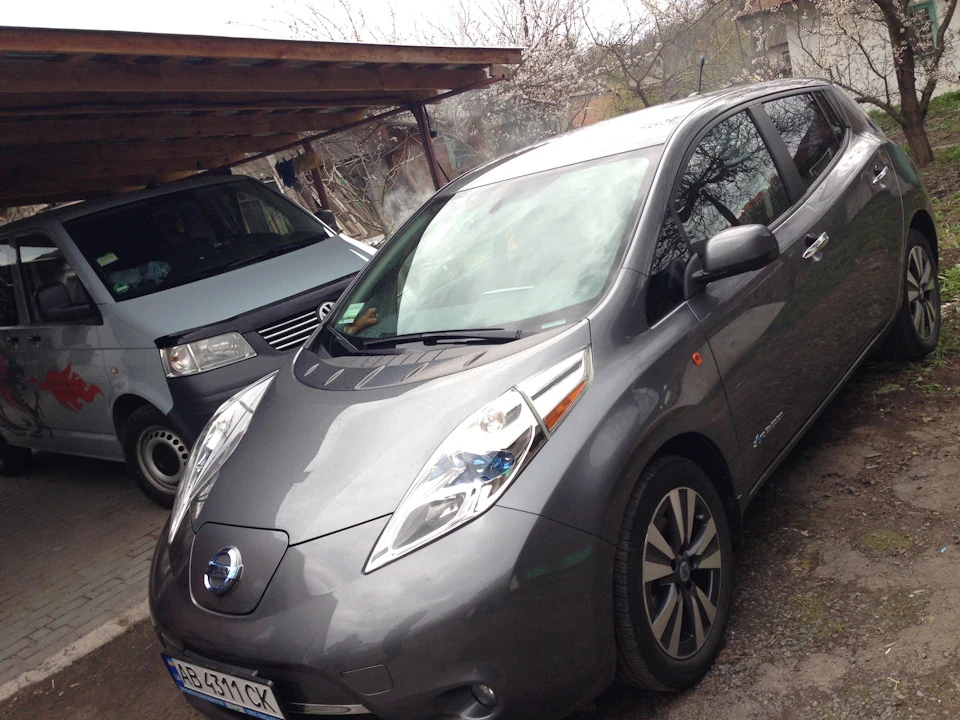 Зарядка Nissan Leaf вдома