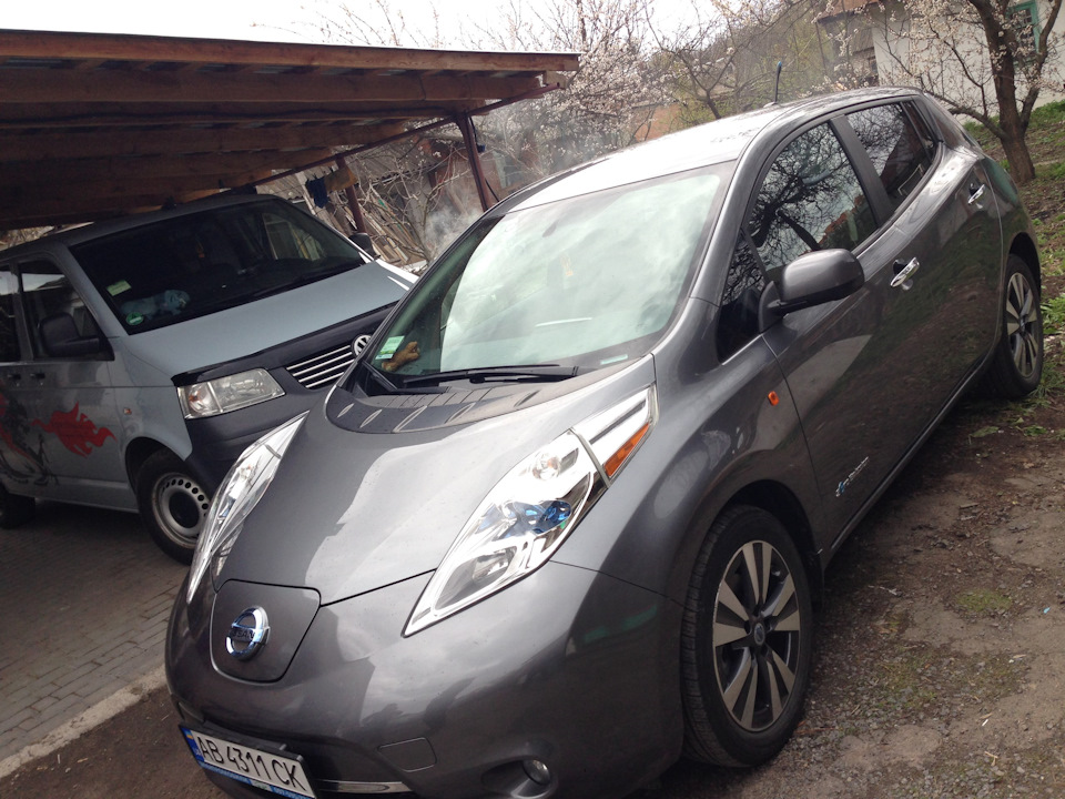 Зарядка Nissan Leaf вдома 1