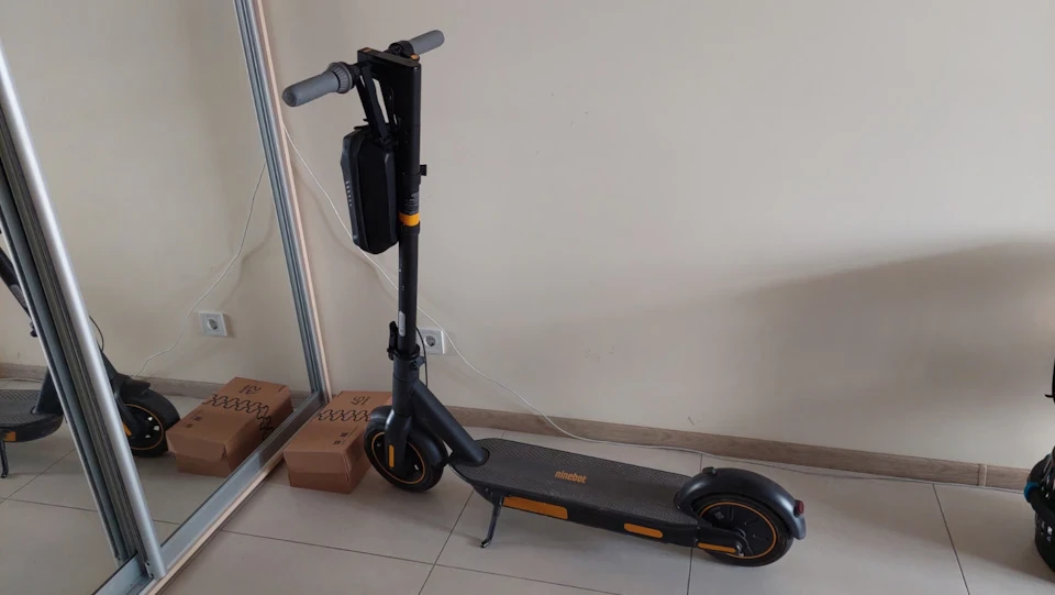 Купив помічника, Ninebot g30