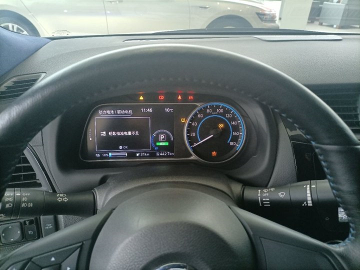 Електромобіль Nissan Sylphy EV, він же Leaf з Китаю 4