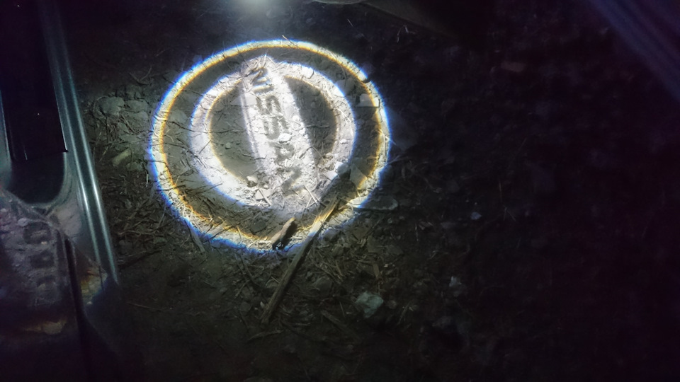 Встановлення підсвічування дверей з логотипом Nissan 5