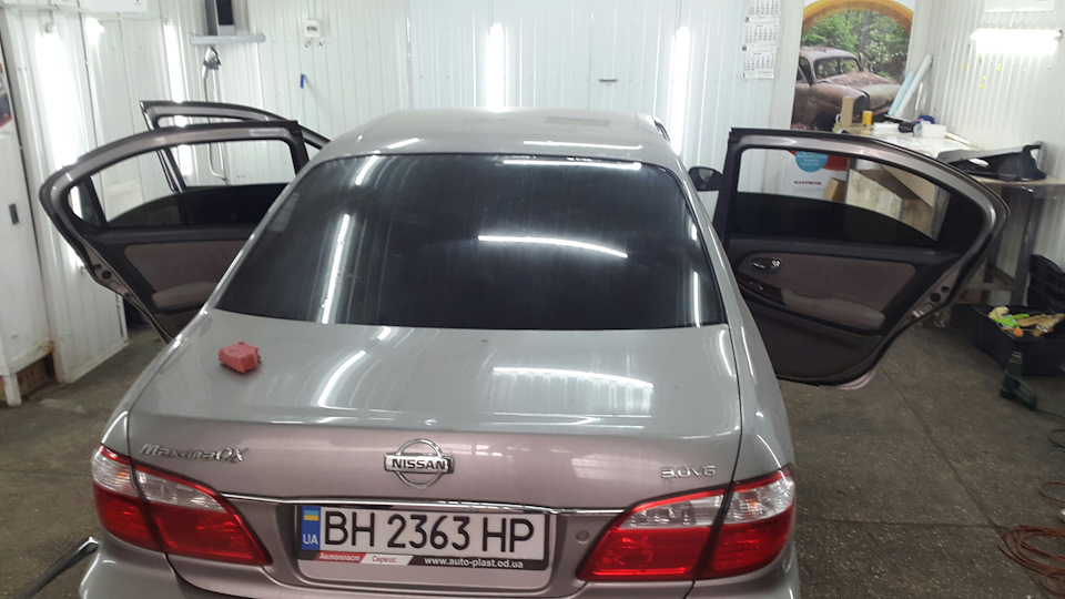 # Чорні шильдики Maxima A33 1