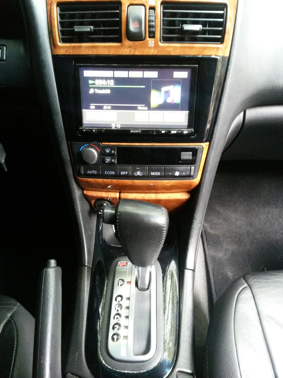 Заміна штатної магнітоли на Sony XAV-E722 1