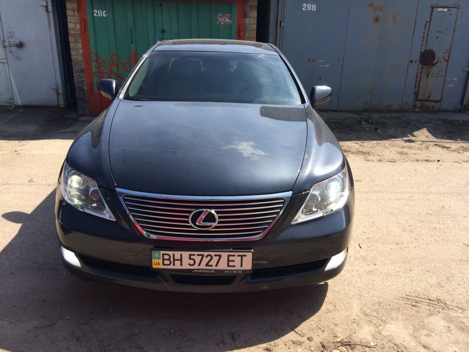 Японія рулить! Nissan Maxima vs Lexus LS 460 4