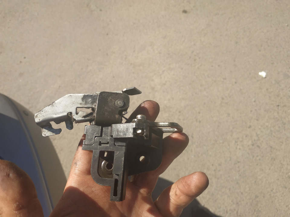 Зробив підсвічування в багажнику 2