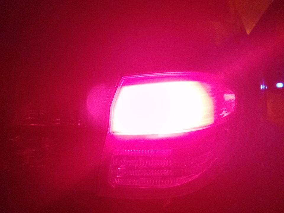 Плівка ORACAL 8300 (031) у задні ліхтарі 3
