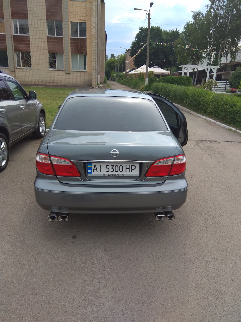 Роздвоєння вихлопу Nissan Maxima 3