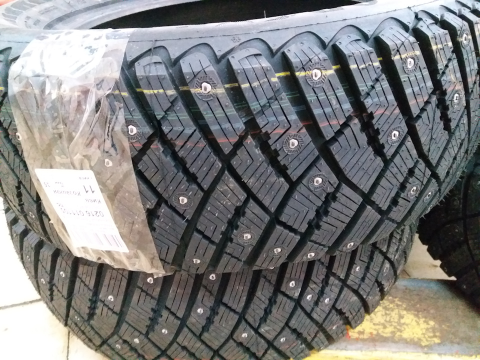 Купив нову шиповану гуму GoodYear Ultra Grip Ice Arctic 215/60 R16 5