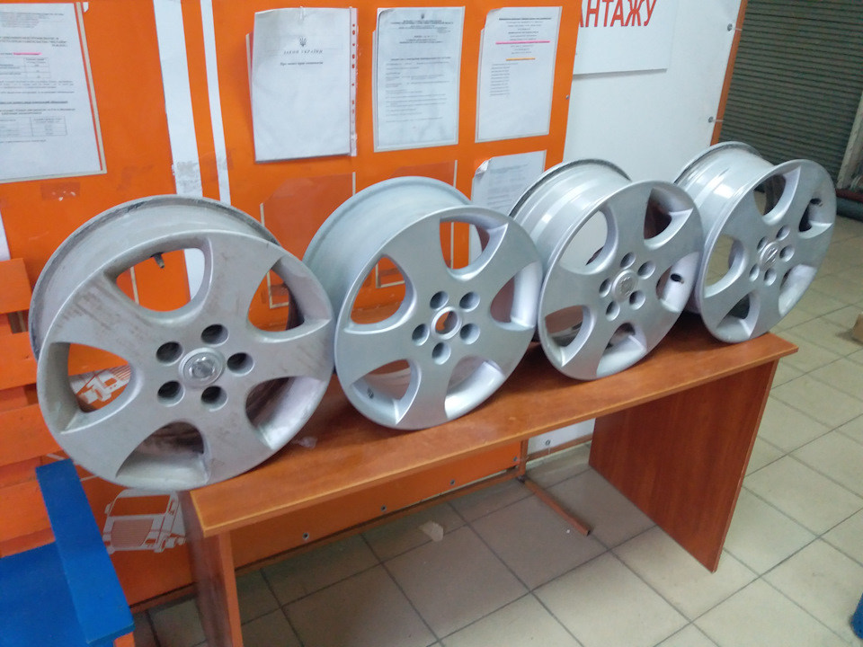 Купив оригінальні диски R16 4