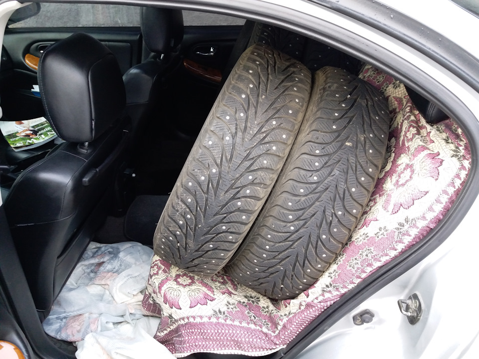 Шипована Yokohama 205/65 R16 5