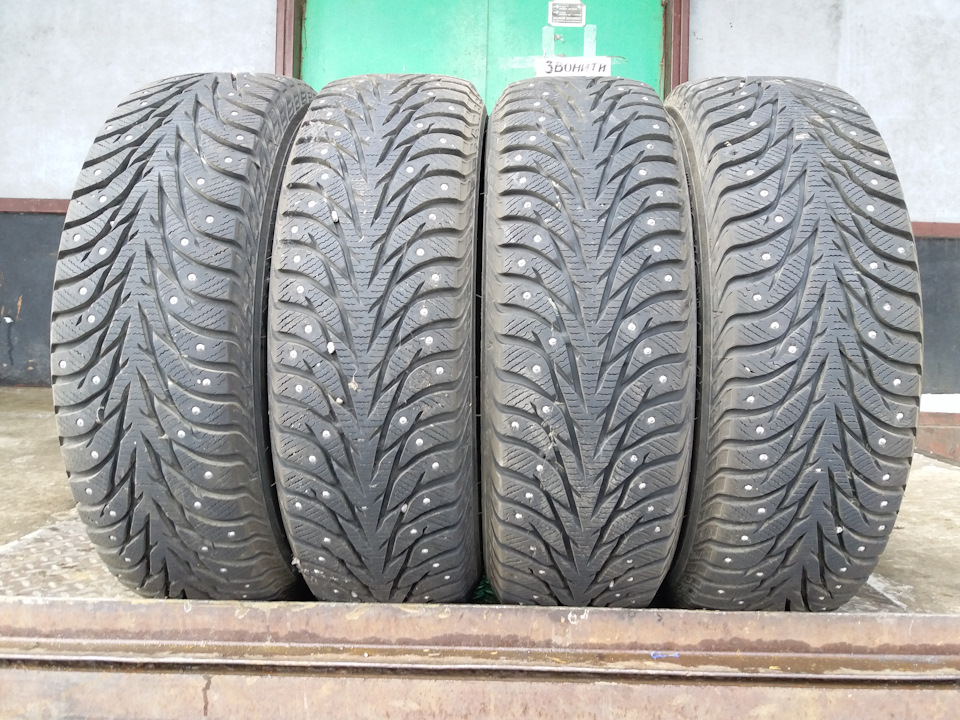 Шипована Yokohama 205/65 R16 2