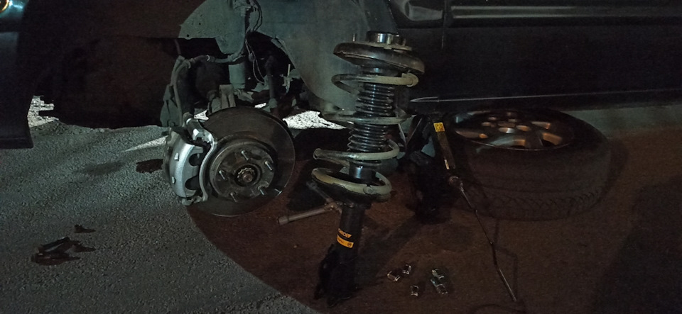 Стук попереду ліворуч. 3