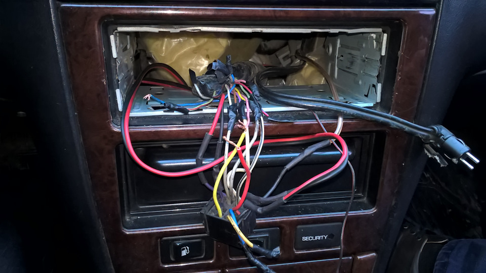 Як правильно підключити автомагнітолу 2