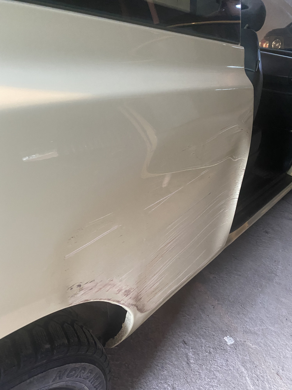 Вдарилася при заїзді в гараж 😭 2