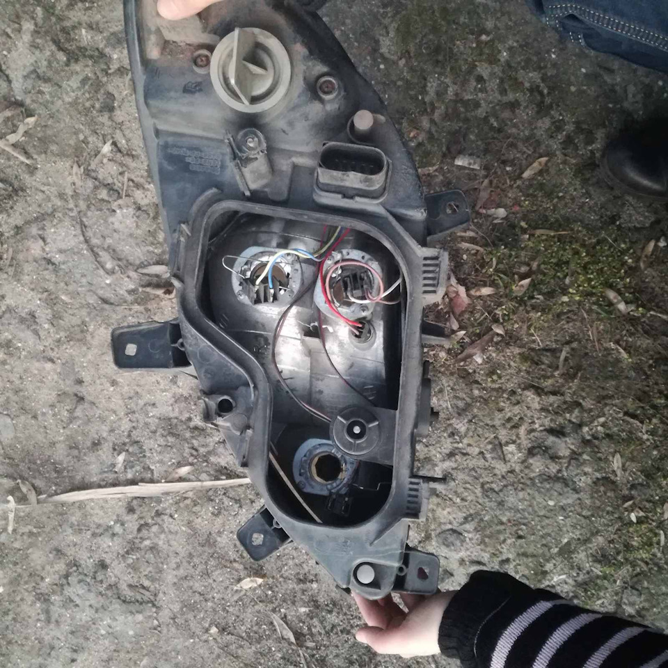 Квест від якоїсь машини фара? 3