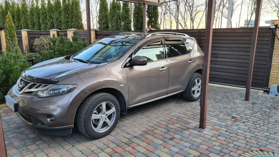 Заміна задніх гальмівних колодок на Nissan Murano 2.5 dci Z51 3