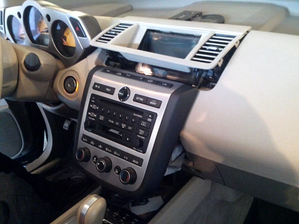 BOSE, AUX, TAPE дека і невеликий одвірок...