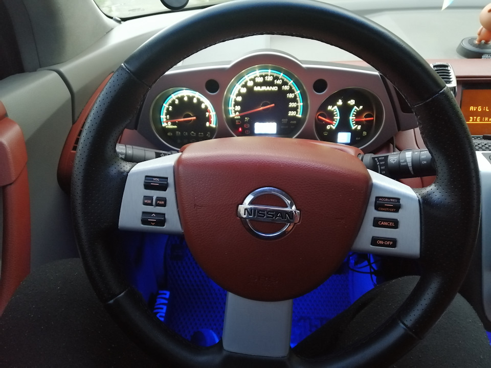 Тюнінг салону Nissan Murano 4