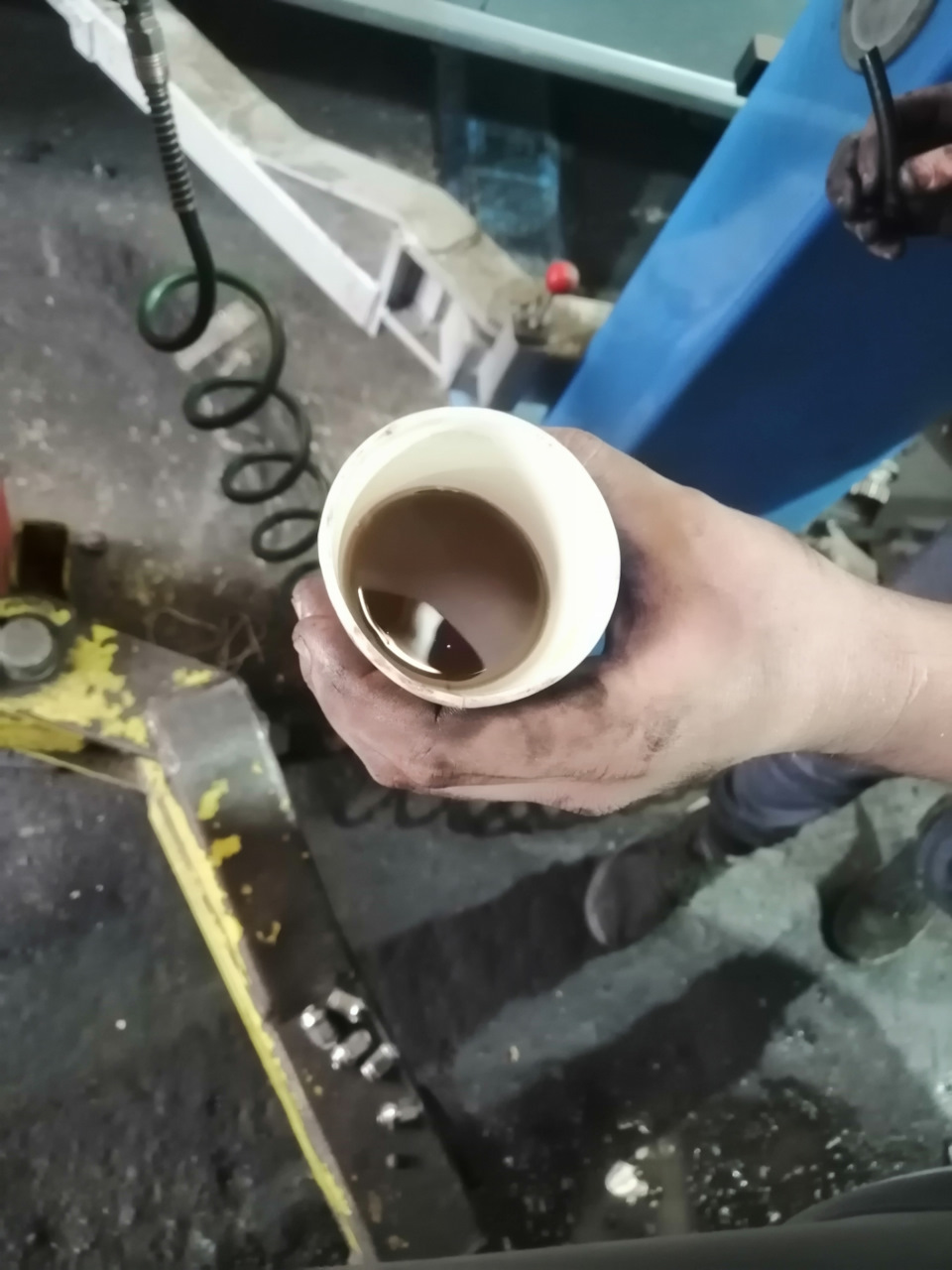 Заміна колодок, гальмівного жижла та секретки 3