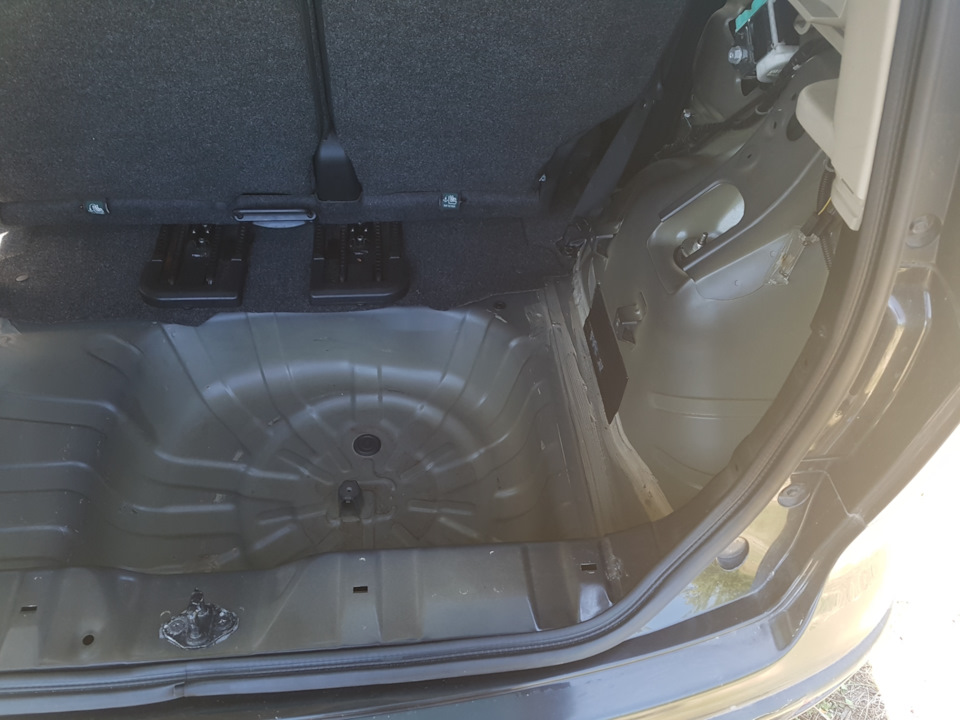 Шумоізоляція багажника Nissan Note 2