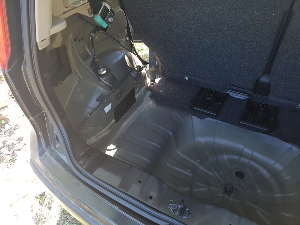 Шумоізоляція багажника Nissan Note 1