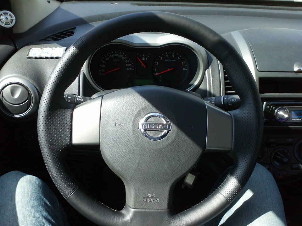 Шкіряна накладка на кермо Nissan Note 4
