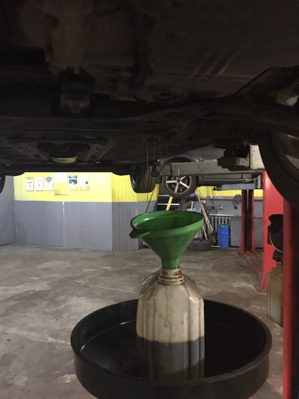 Заміна мастила в АКПП Nissan Note 1.6 2008 4
