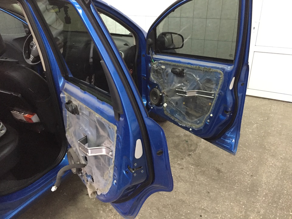 М'яке підсвічування дверей Nissan Note! 2