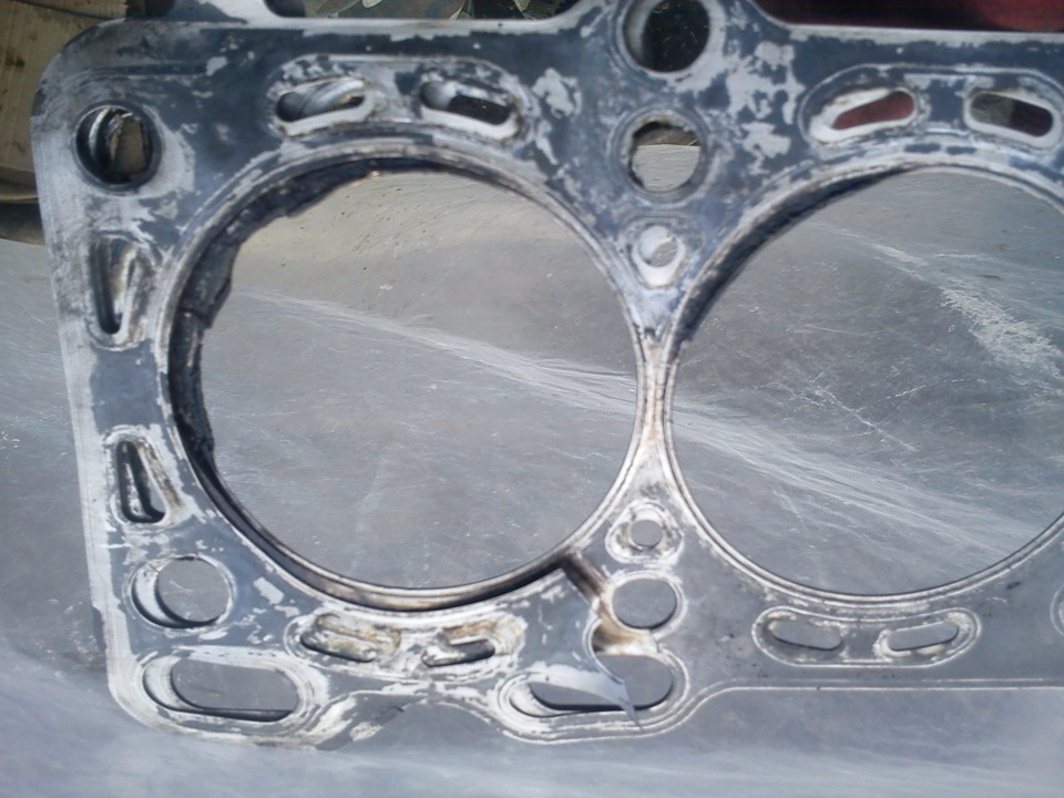 Заміна прокладки ГБЦ на Mazda 626 GW 5