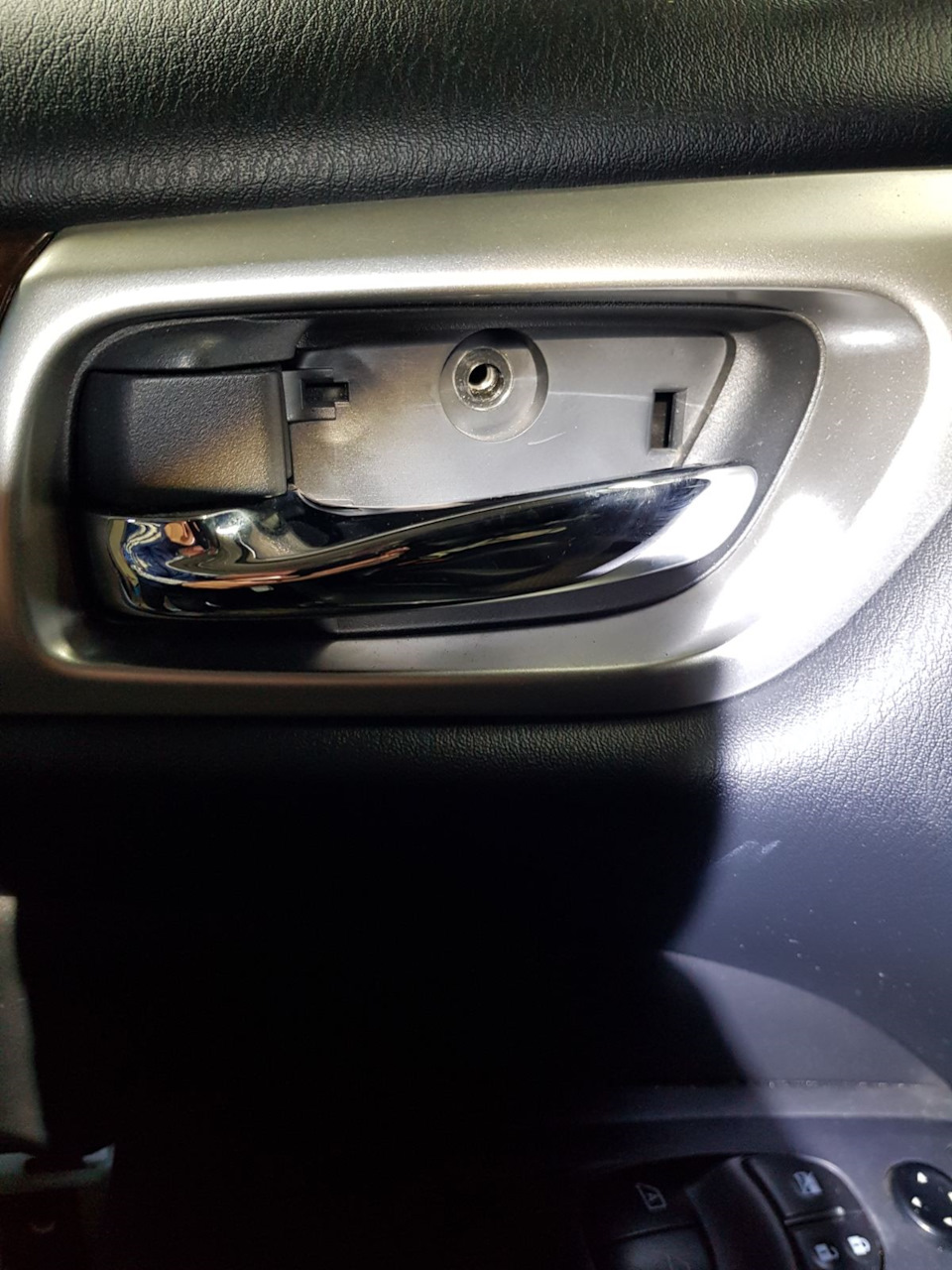 Ремонт заміни кнопки безключового доступу Nissan Pathfinder R52, Altima L33 2