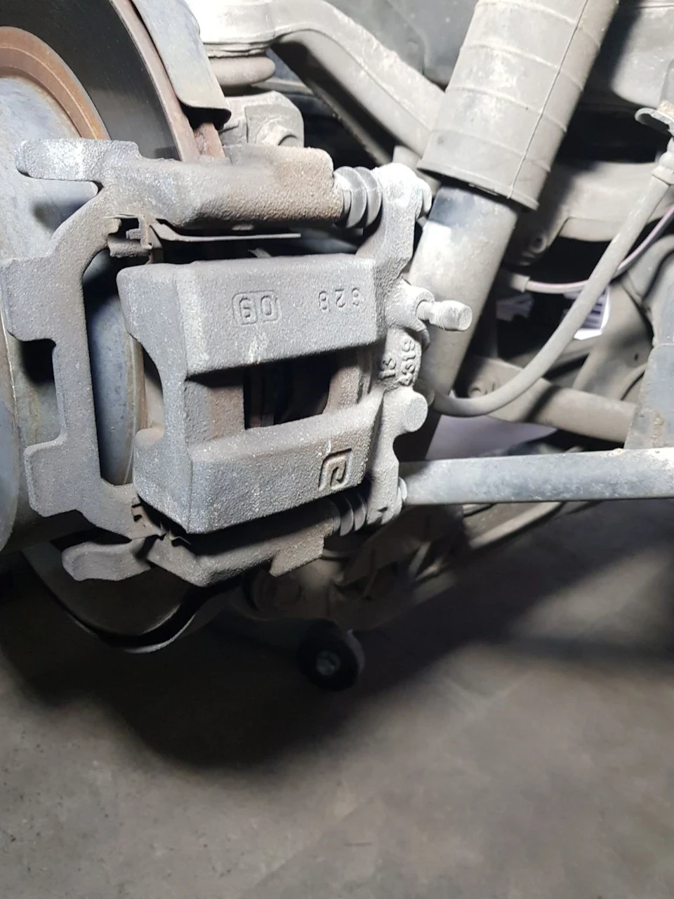 Заміна колодок заднього дискового гальма nissan pathfinder r52
