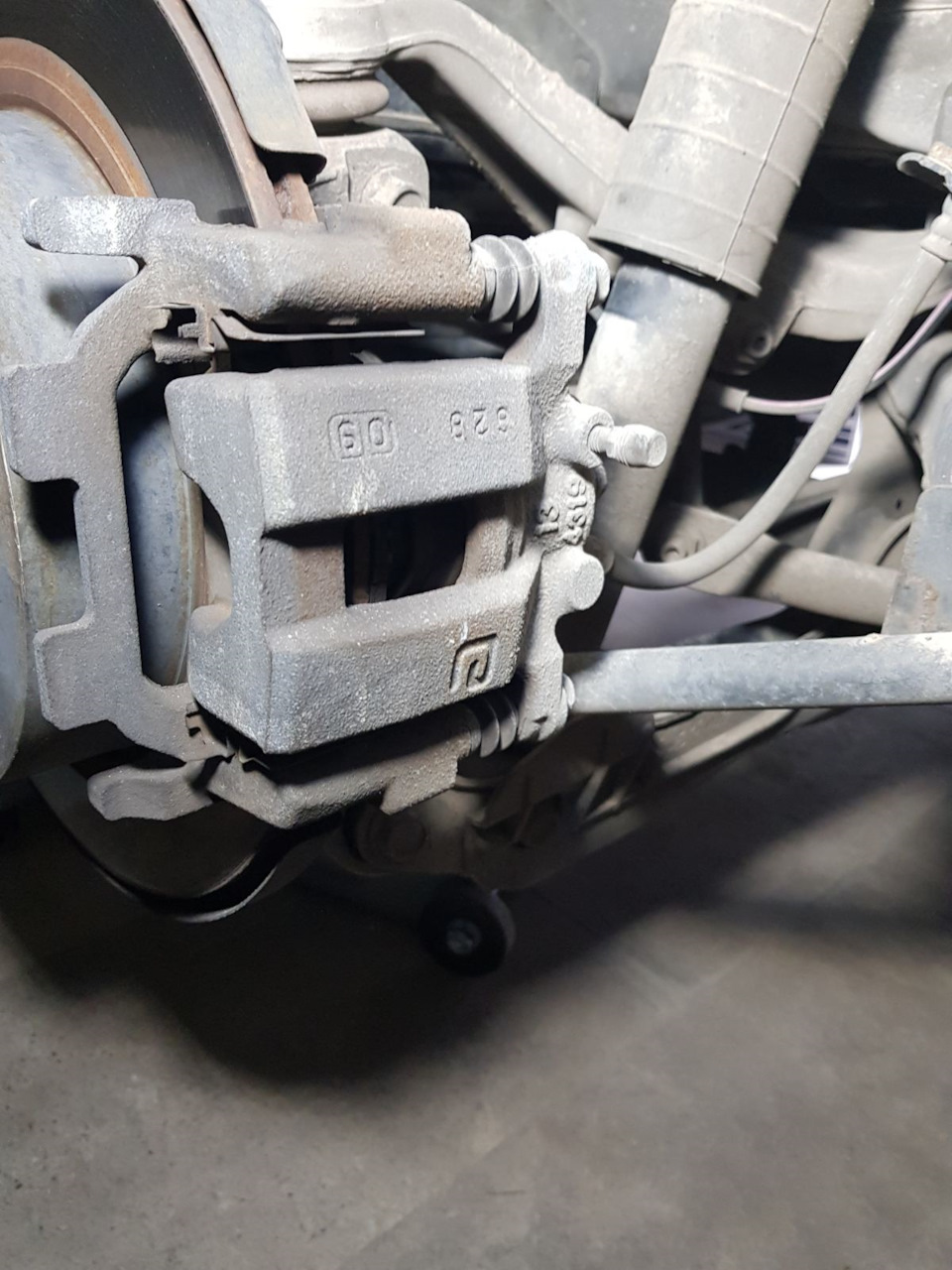 Заміна колодок заднього дискового гальма nissan pathfinder r52 1
