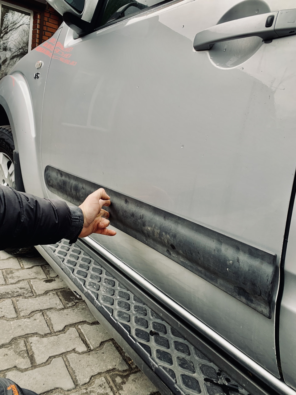 Прикупив тут на розбиранні пару ніштяків, молдинги на двері і поперечки на дах 1