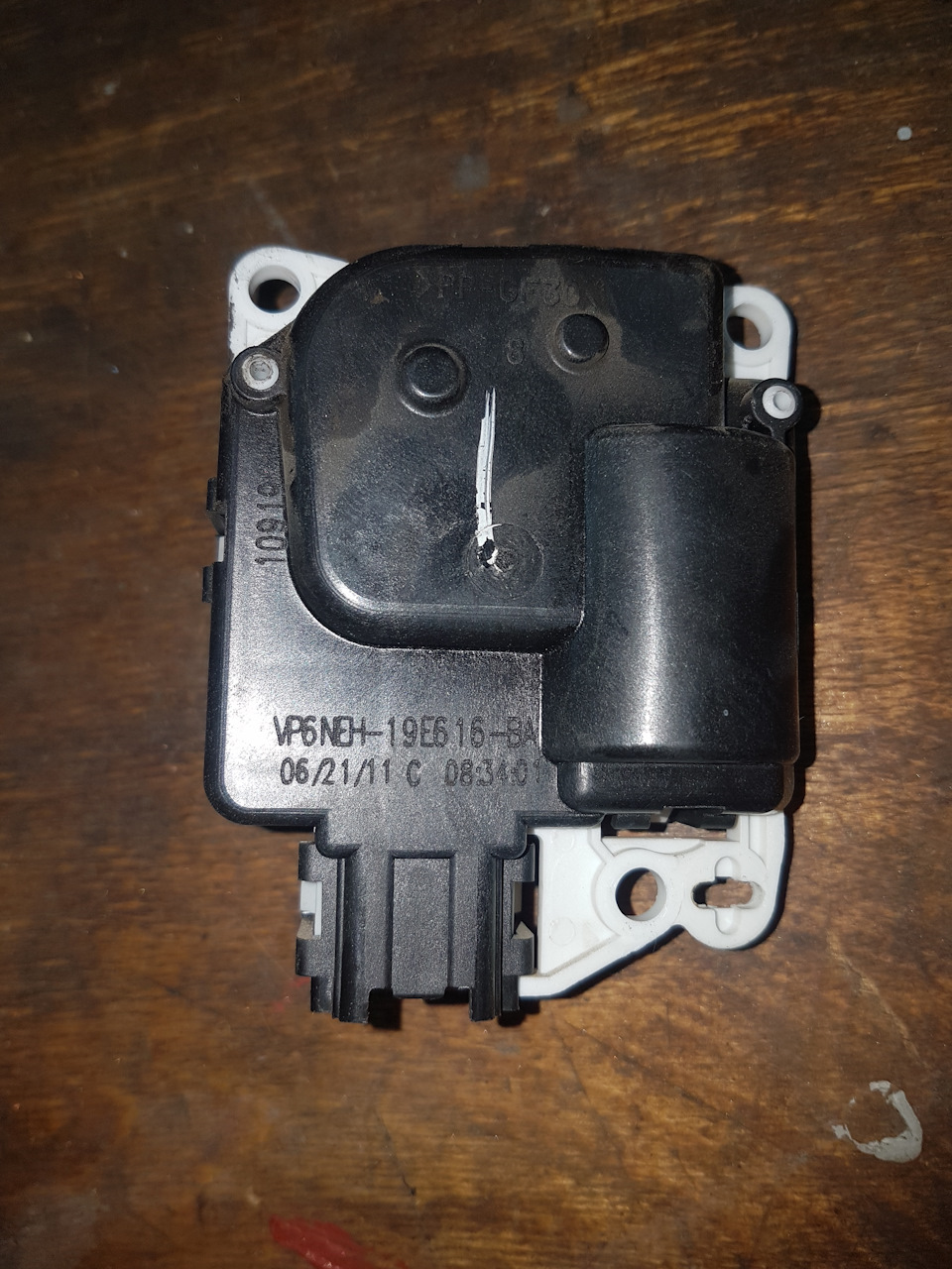 Видалення скрипу в керуванні заслінок клімат-контролю 3
