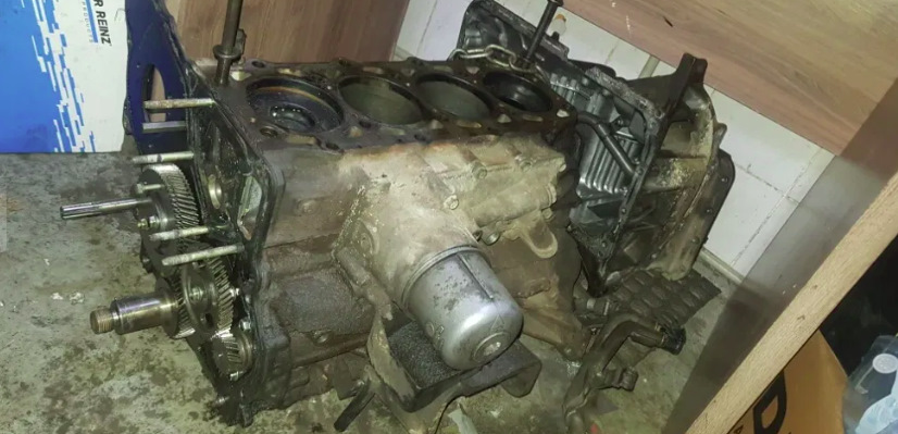 Помер МОТОР zd30 1