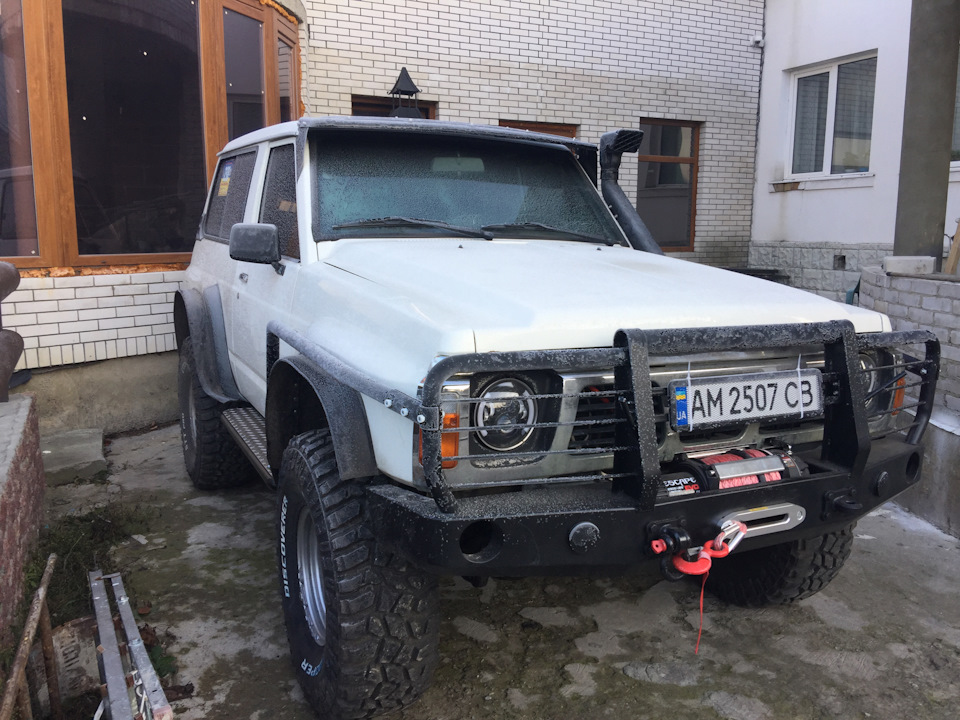 Як вам мій Nissan Patrol Y60? 5