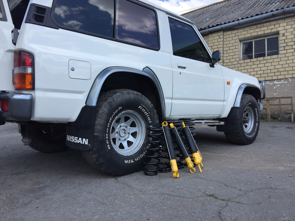 Нова підвіска на Nissan Patrol Y60 OME 3 дюйми 1