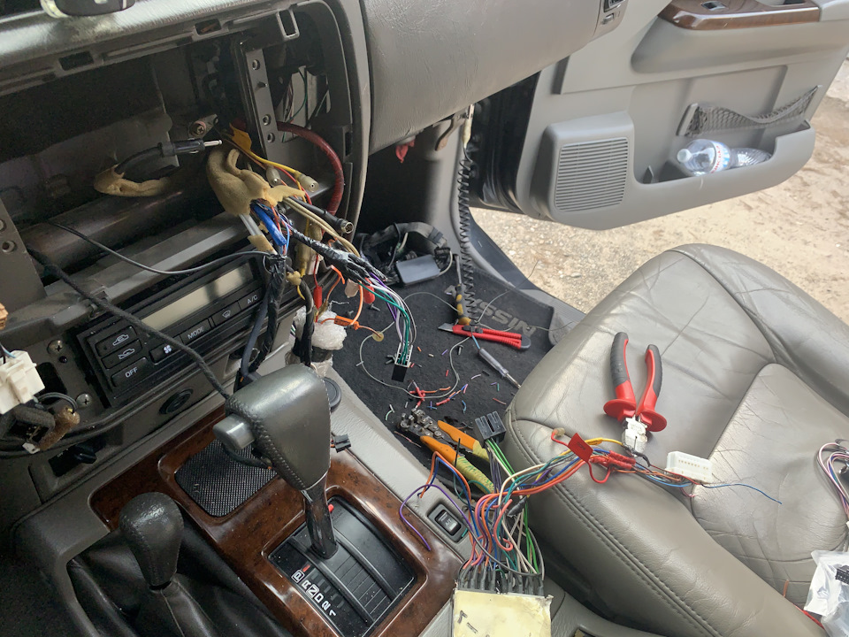 Установка 2din магнетити Phantoom DVA-7714 в NISSAN PATROL Y61 } 2