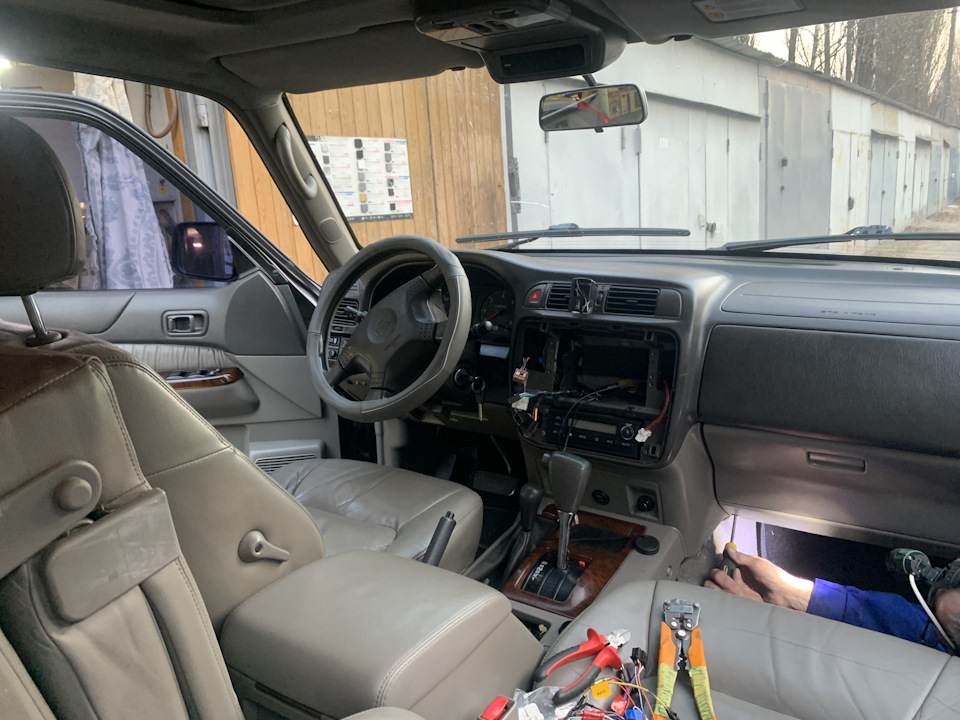 Установка 2din магнетити Phantoom DVA-7714 в NISSAN PATROL Y61 } 1