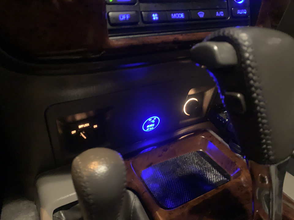 Встановлення розетки USB 3