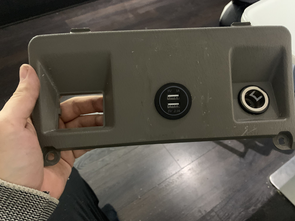 Встановлення розетки USB 2