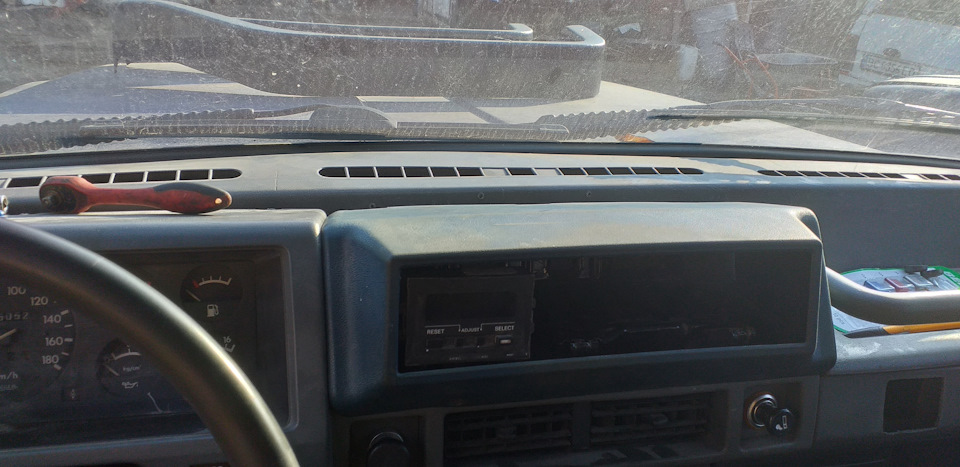 Накладка на панель Nissan Patrol 160/260 1