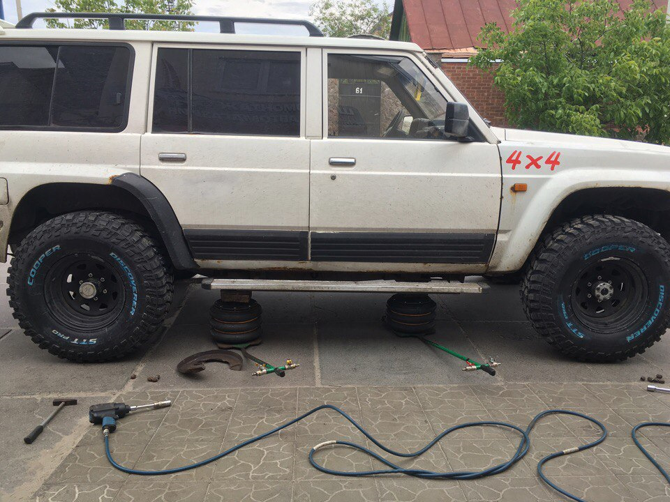 Cooper STT Pro Discoverer 35X12.50R15LT 2