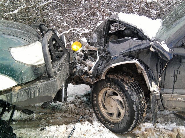 Що будить, якщо зіткнуть Nissan Patrol end Volkswagen Golf 1