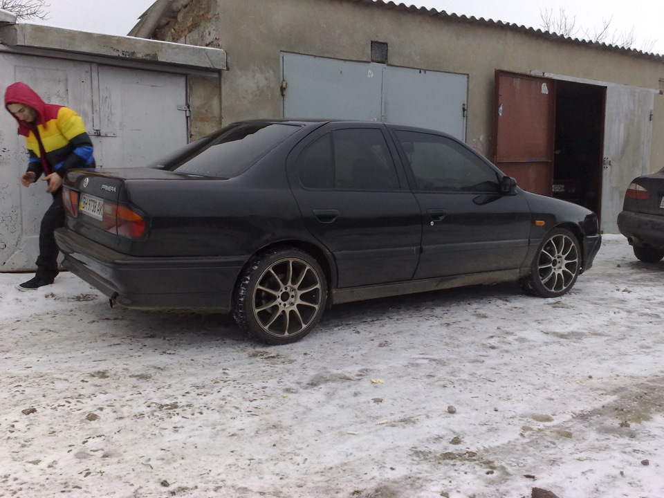 Продам диски R17 з гумою в хорошому стані розболтування 4х100 і 4х114.3 гума 205/40 1